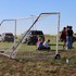 Matka vrazila autom na futbalové ihrisko. Zomrel 6-ročný chlapec a muž
