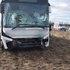 Hrozivá nehoda na R1: Autobus skončil v poli, záchranári evidujú zranenia