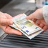 Koniec rozdielnym platom za rovnakú prácu? Začali platiť nové pravidlá