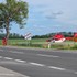 Vážna nehoda v Báči: Motorkár sa zrazil s autom, zasahoval vrtuľník