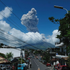 Na Filipínach vybuchla sopka Mayon. Popol vyletel do výšky troch kilometrov, úrady varujú pred ďalšou erupciou
