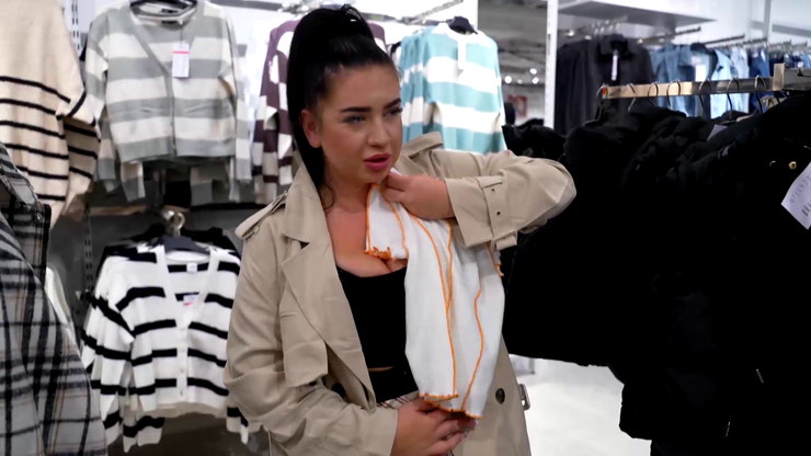 Nákupné maniačky: téma Trenčkot - Karina