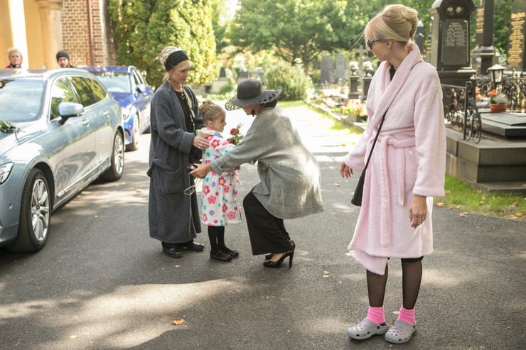 Čierne vdovy - nakrúcanie pohrebu