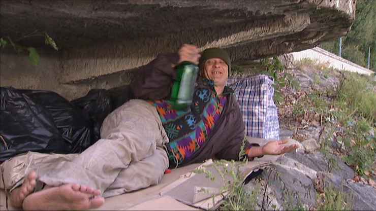 Roman Luknár ako bezdomovec v Paneláku 12