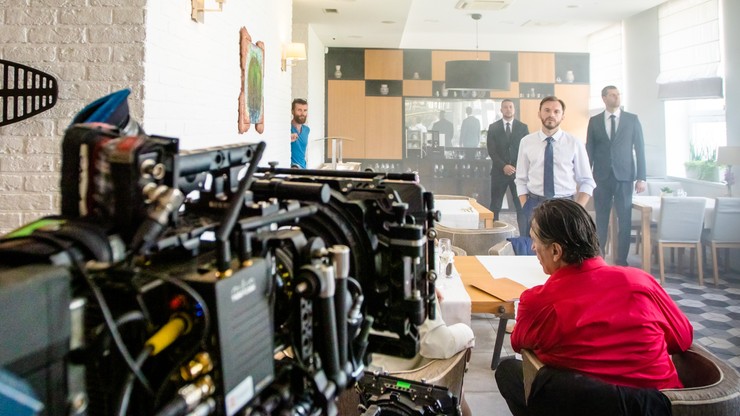 Za sklom 3-zákulisie