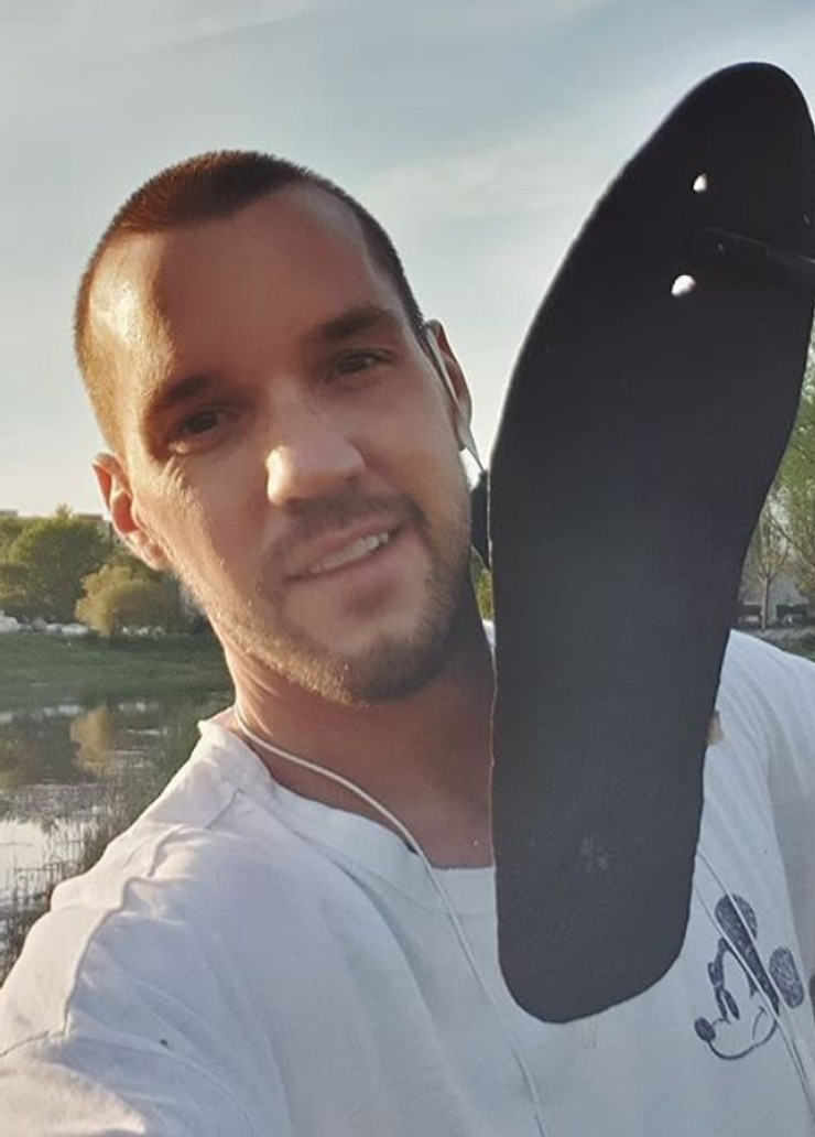 Mišo Sabo počas zberu odpadkov