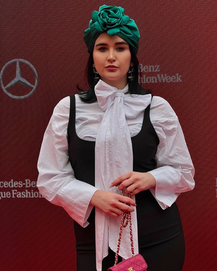 Ema Fajnor - outfity na módnych prehliadkach