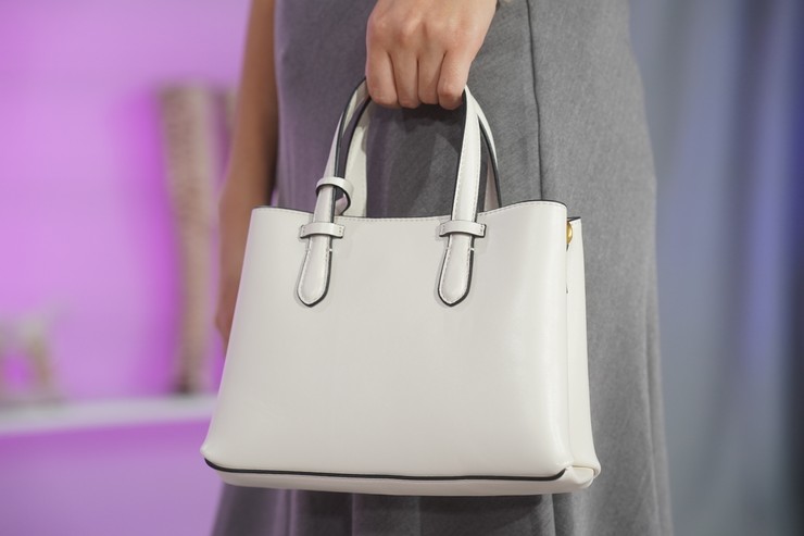 Nákupné maniačky: téma Kardigán - Aisha