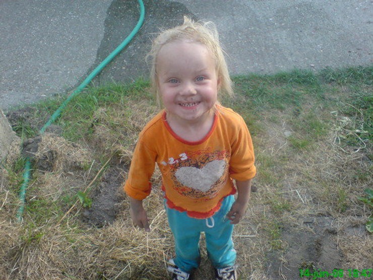 Pomáhame v záhrade :)