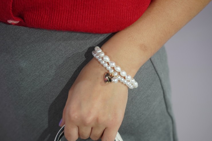 Nákupné maniačky: téma Kardigán - Aisha