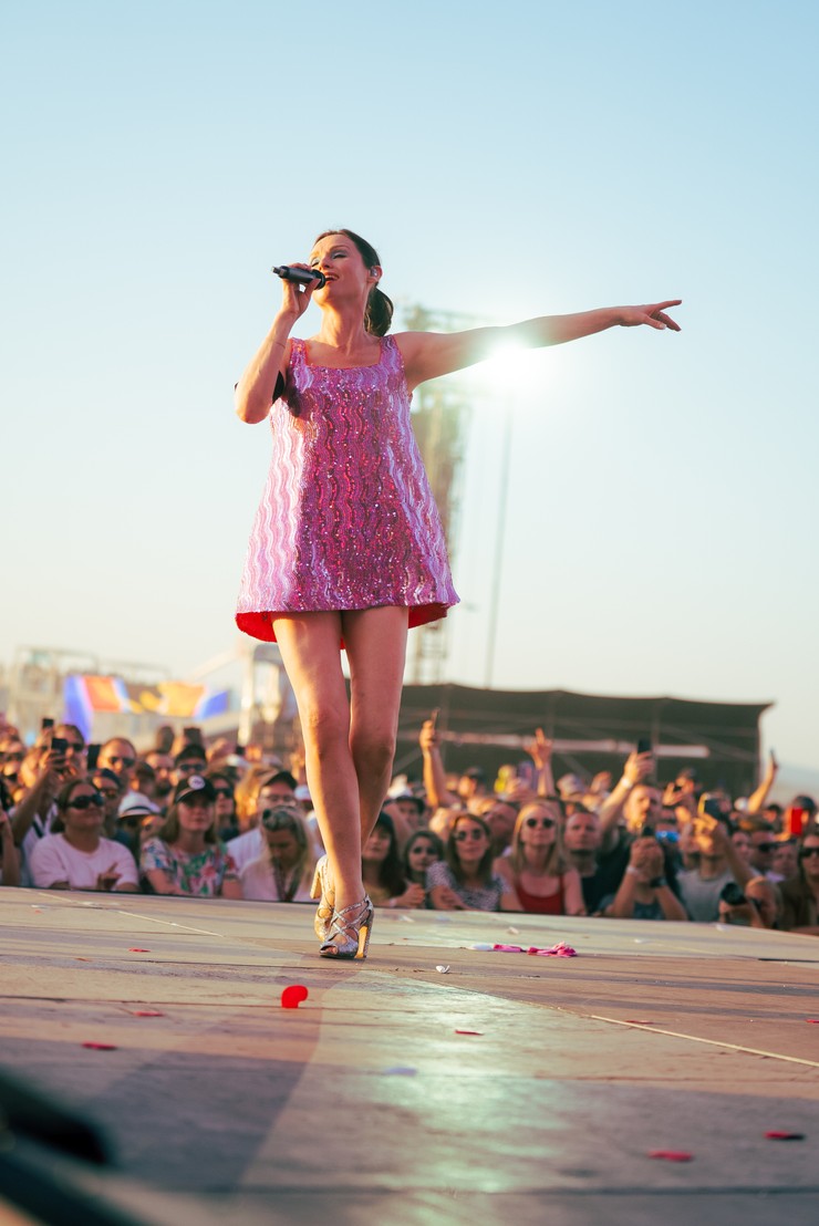 LOVESTREAM - Sophie Ellis-Bextor