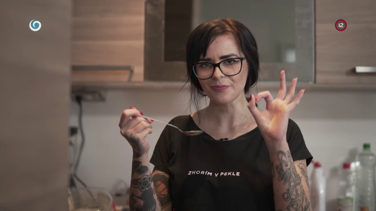 Dominika zo šou Bez servítky