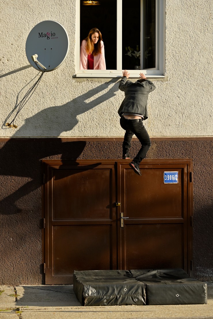 Nový život - Pád z okna