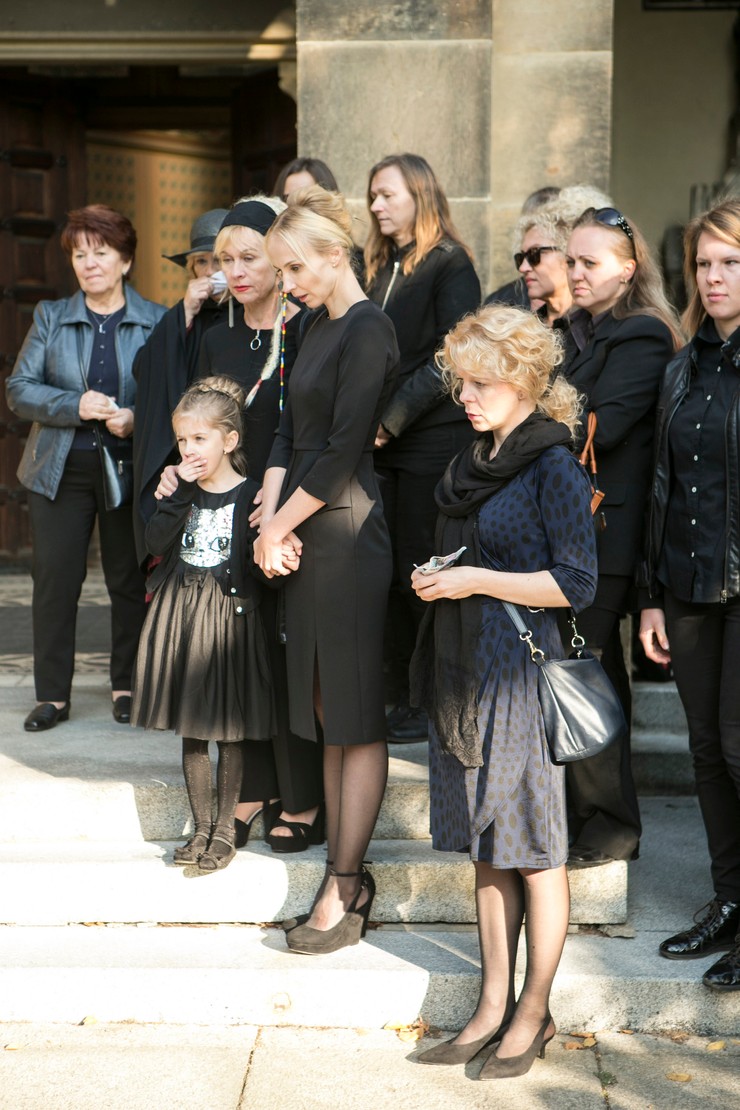 Čierne vdovy - nakrúcanie pohrebu