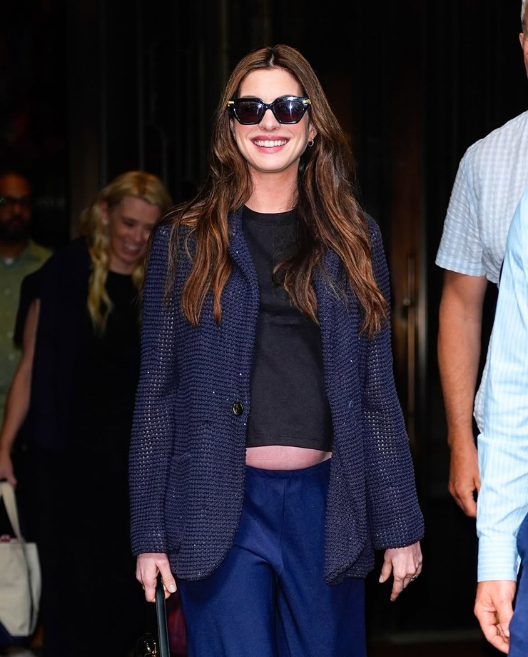 Anne Hathaway - móda v tehotenstve (4)