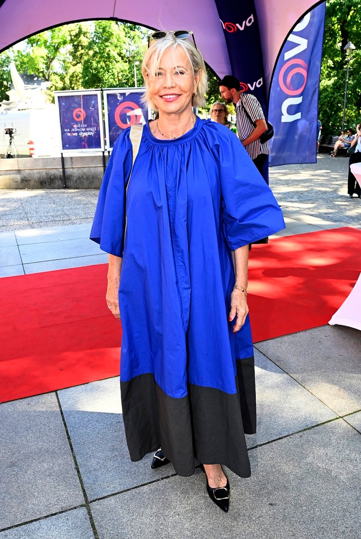Jana Švandová - outfity