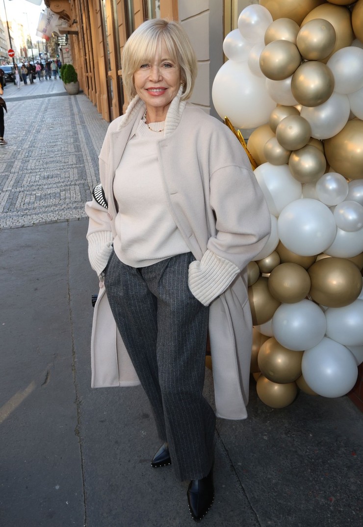Jana Švandová - outfity