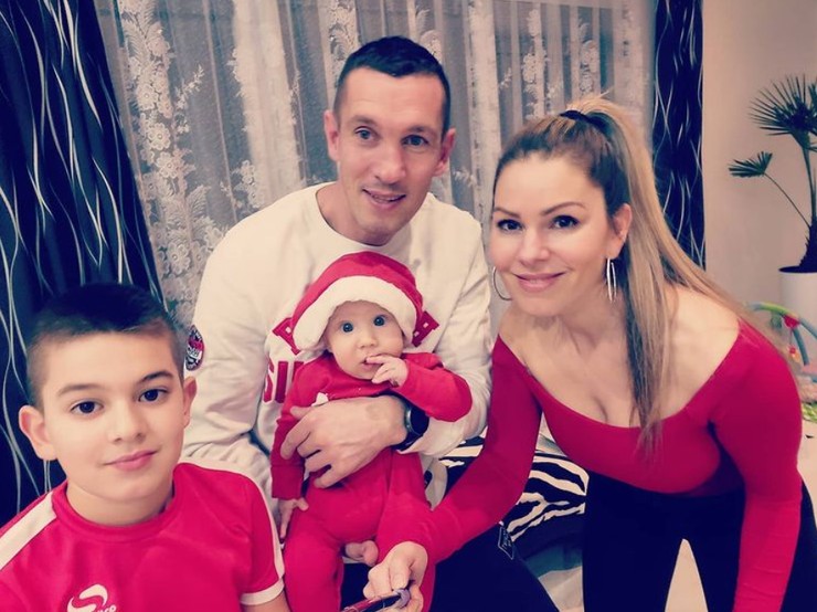 Tomi Kid Kovács s rodinou