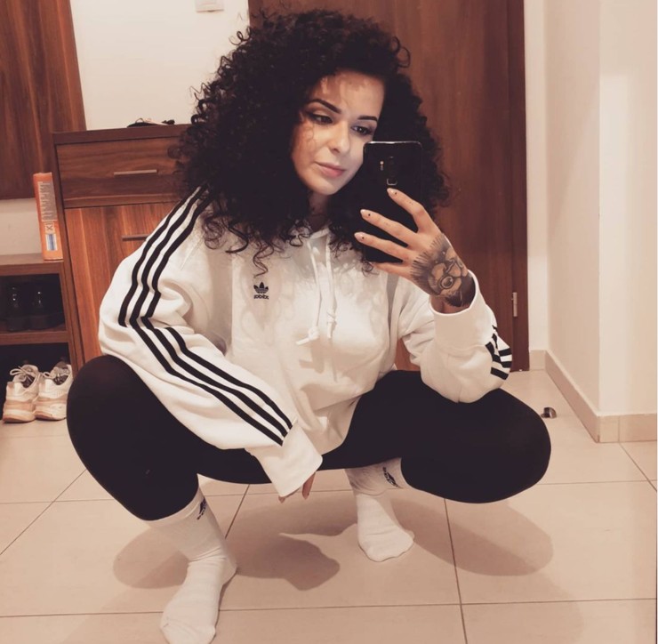 Dominika zo šou Bez servítky