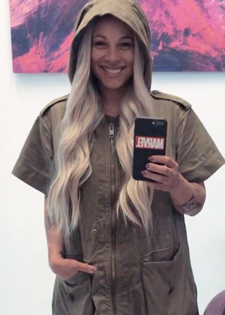 Pre Tinu nie je problém ani výrazná zmena farby