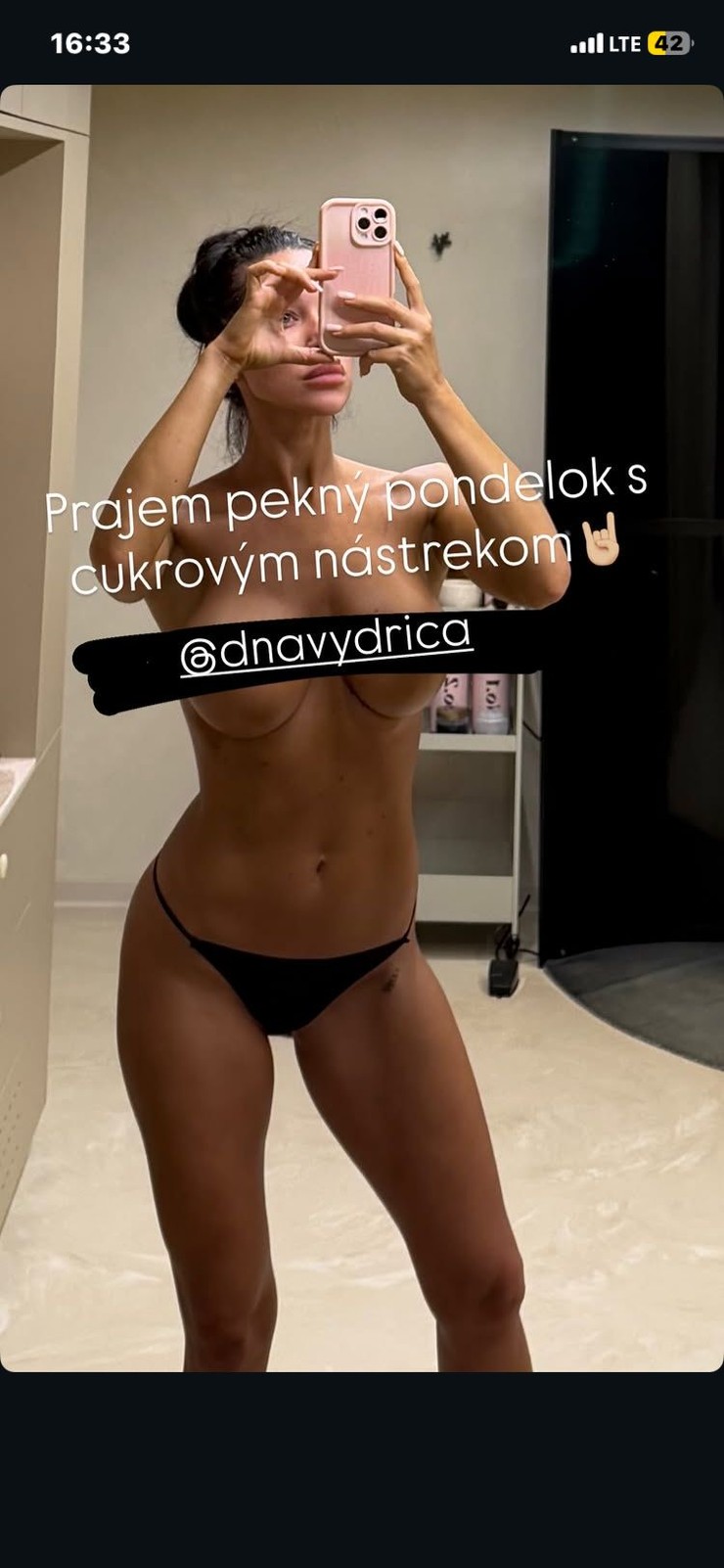 Bianka Rumanová, nahá, provokuje, BTF