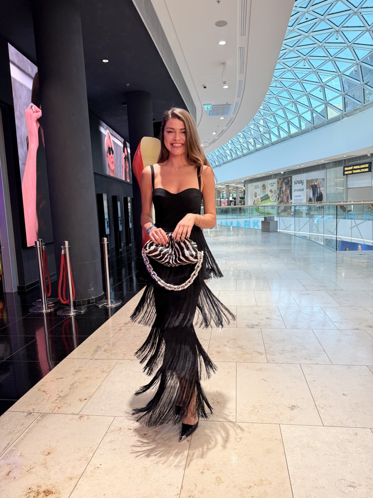 Diabol nosí Pradu 2 - Karolína Chomisteková