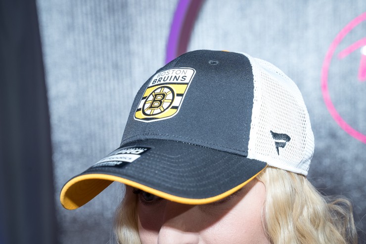 Nákupné maniačky: téma Hokejová fanúšička - Iva