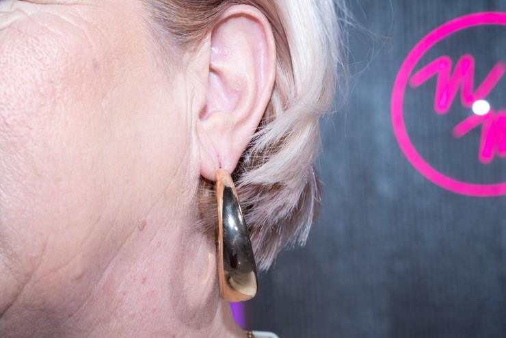 Nákupné maniačky téma Obleč sa ako moderátorka - Monika 