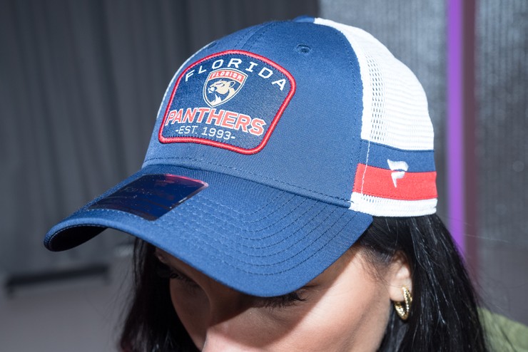 Nákupné maniačky: téma Hokejová fanúšička - Bára