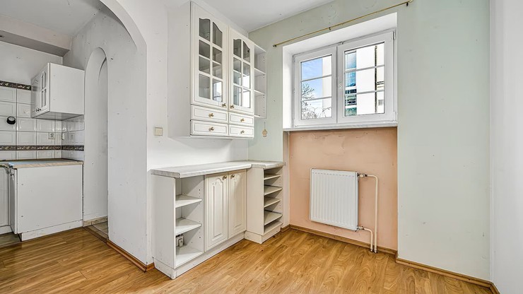 Juraj Jakubisko, Režisér, Vila, Predaj