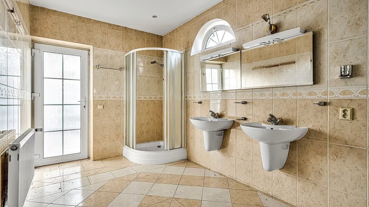 Juraj Jakubisko, Režisér, Vila, Predaj