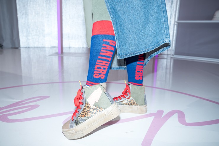 Nákupné maniačky: téma Hokejová fanúšička - Bára