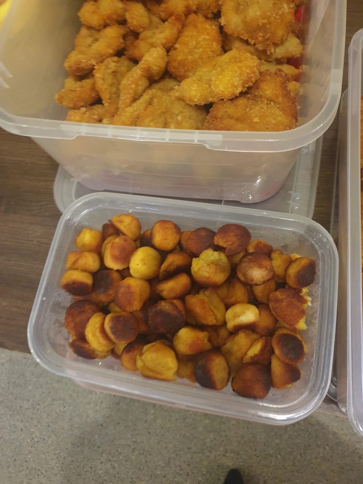 Hranica - Hana Gregorová pripravila kolegom hody