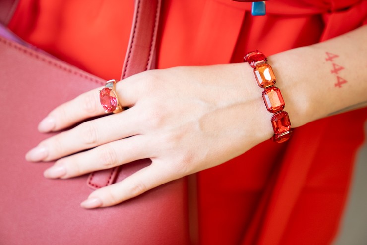 Nákupné maniačky téma 50 odtieňov červenej - Aneta