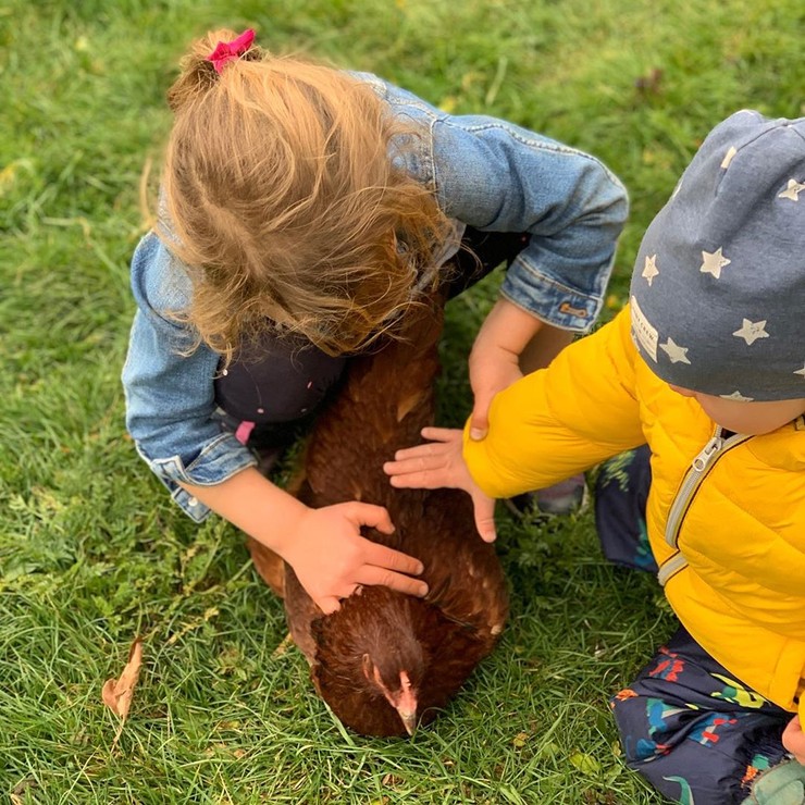 Helena Krajčiová s Anikou a Kryštofom na Kopaniciach