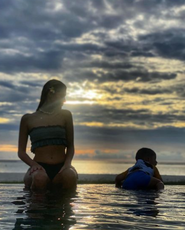 Jasmina Alagič so synčekom na Mauríciu