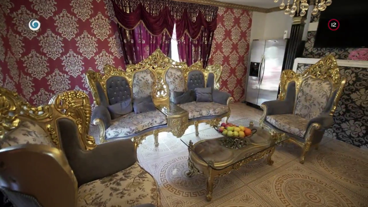 Babula z Bez servítky a jej kráľovský dom