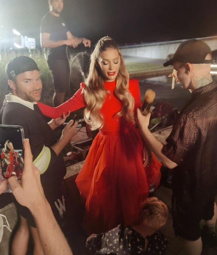 Jasmina Alagič v upútavke na 9. sériu šou Česko Slovensko má talent