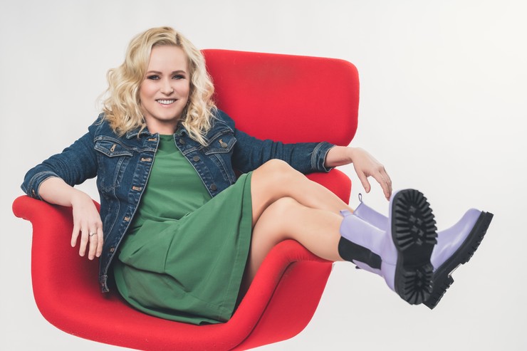 Farebné outfity Michaely Čobejovej