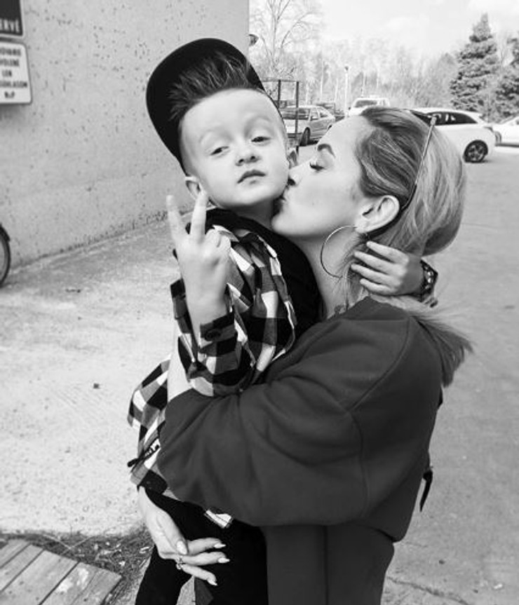 Dominika Mirgová so synom Peťkom