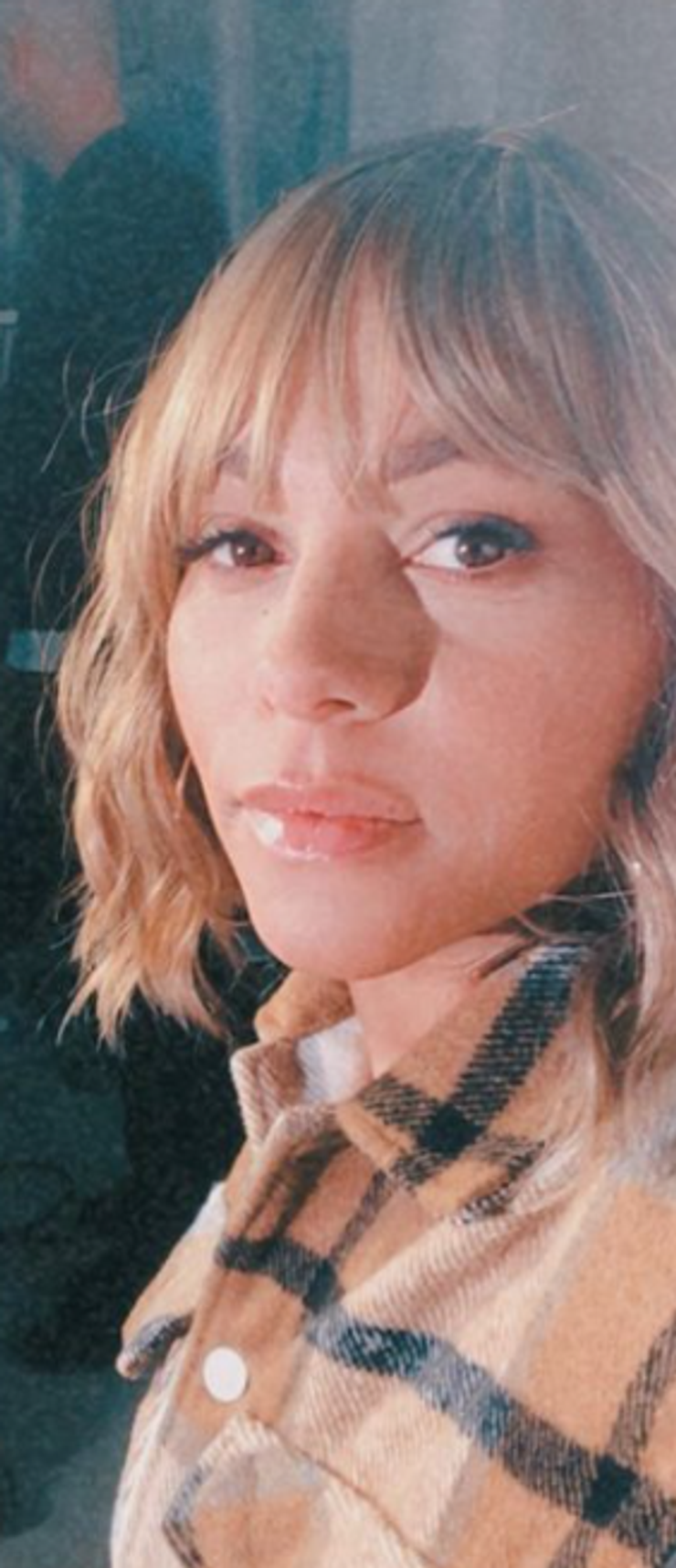 Tina s ofinou a krátkym zostrihom 