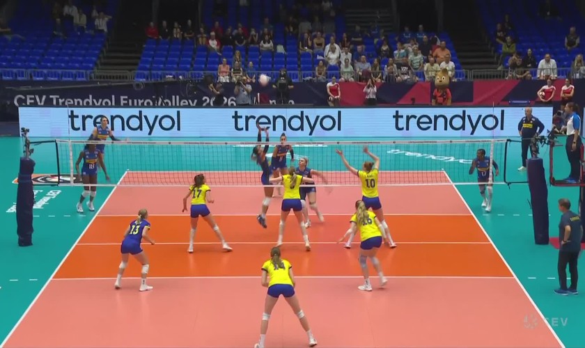 Vo finále ME volejbalistiek Taliansko a Turecko, o bronz Poľsko so Srbskom od 14:50 na JOJ ŠPORT