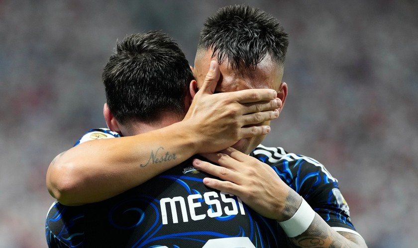 MESSI posiela Argentínu do finále!