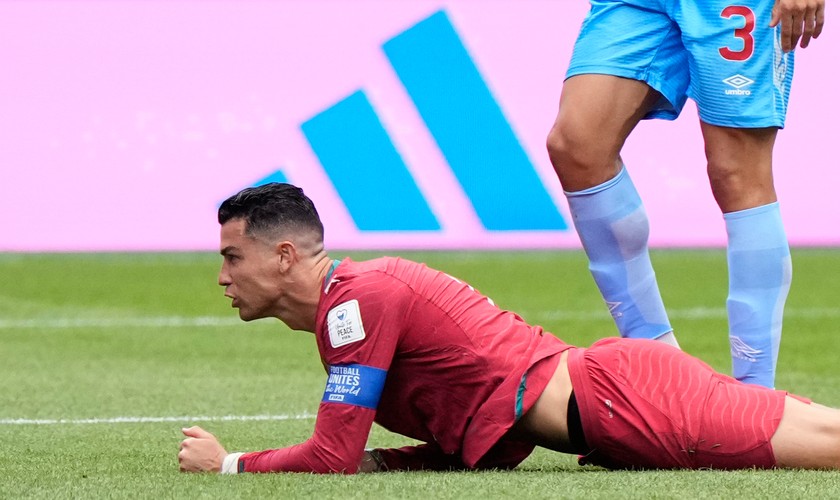 Si rakovina Portugalska. Na RONALDA sa valí obrovská kritika