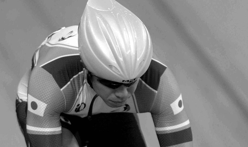 Tragédia počas pretekov. Zomrel strieborný olympijský víťaz v dráhovej cyklistike