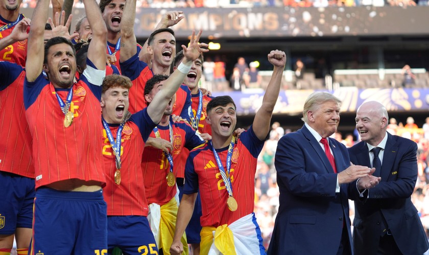 Napätie medzi UEFA a FIFA eskaluje. Prezident UEFA Čeferin bojkotoval finále MS na protest