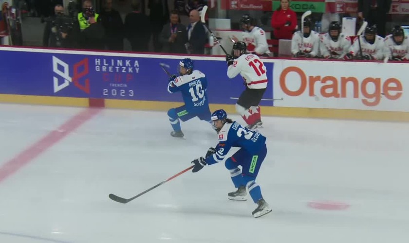 Hlinka Gretzky Cup na JOJ ŠPORT: Slovensko - Švajčiarsko 6:2, Selič so štatistikou 4+2
