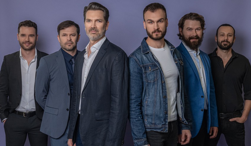 Najväčší fešáci zo seriálu Nemocnica v charitatívnom kalendári: Ktorý je váš favorit?