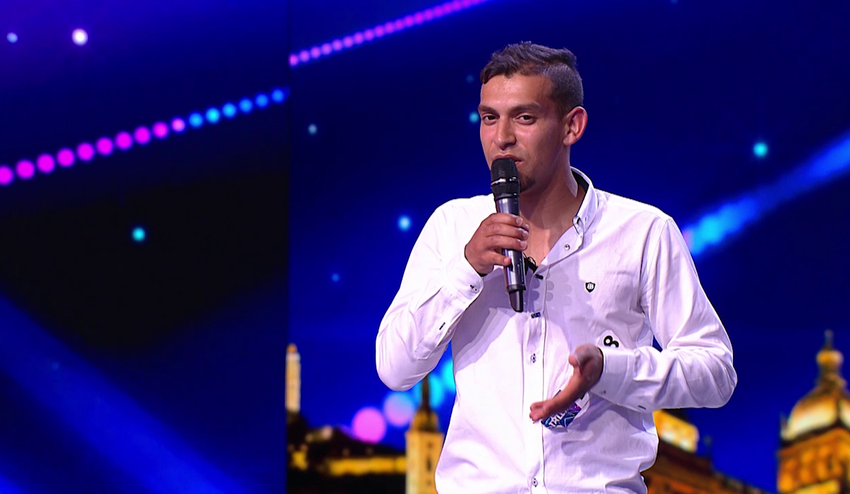 Takto sa veru hviezdy nezrodia: Horšiu verziu svetového hitu Shallow ste ešte nepočuli!