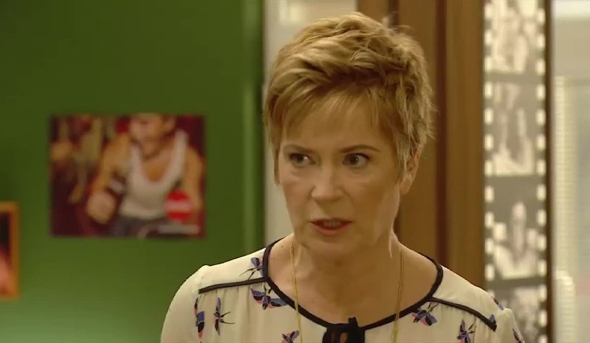 Panelak - pokazene klapky - kočeny